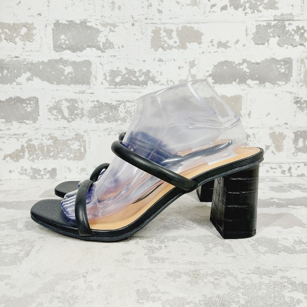 NEW Dolce Vita Halsty Black Faux Leather Strap Slip On Heeled Sandals H351